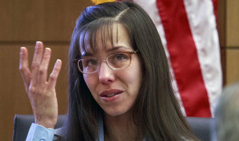 Rechazan a posibles jurados en caso de Jodi Arias