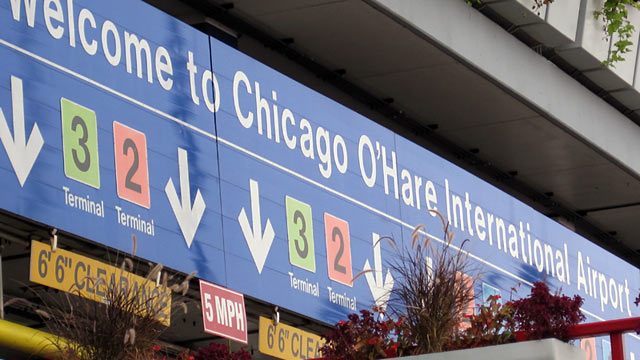 Incendio paraliza aeropuertos de Chicago