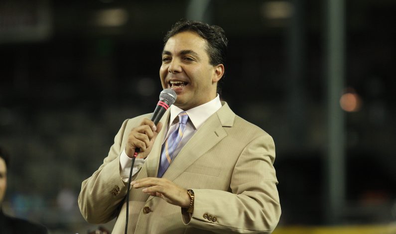 Cristian Castro hace cantar a sus seguidores