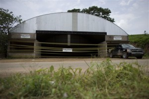 En este almacén ocurrió el tiroteo entre soldados mexicanos y supuestos delincuentes en las afueras de la localidad de San Pedro Limón, estado de México. Foto: AP