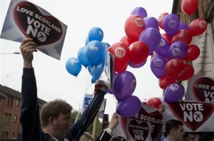 Los votantes escoceces rechazaron 55% a 45% separarse de Gran Bretaña.   Foto: AP 