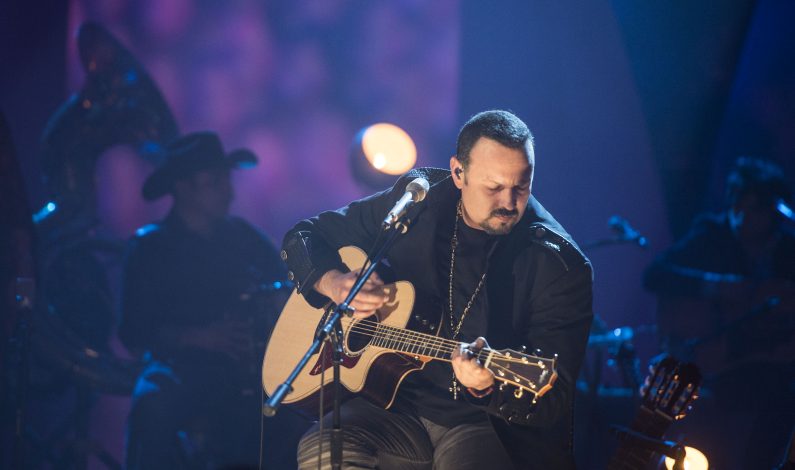 Pepe Aguilar festeja su nominación al Latin Grammy   