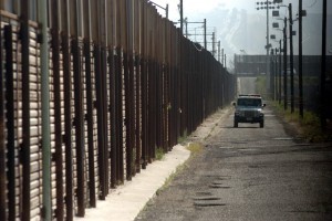 La denuncia detalla como agentes de la Oficina de Aduanas y protección Fronteriza (CBP) y de la Oficina de Inmigración y Aduanas (ICE) toman las pertenencias de los inmigrantes y no proporcionan un procedimiento eficaz para recuperarlos. Foto: Notimex