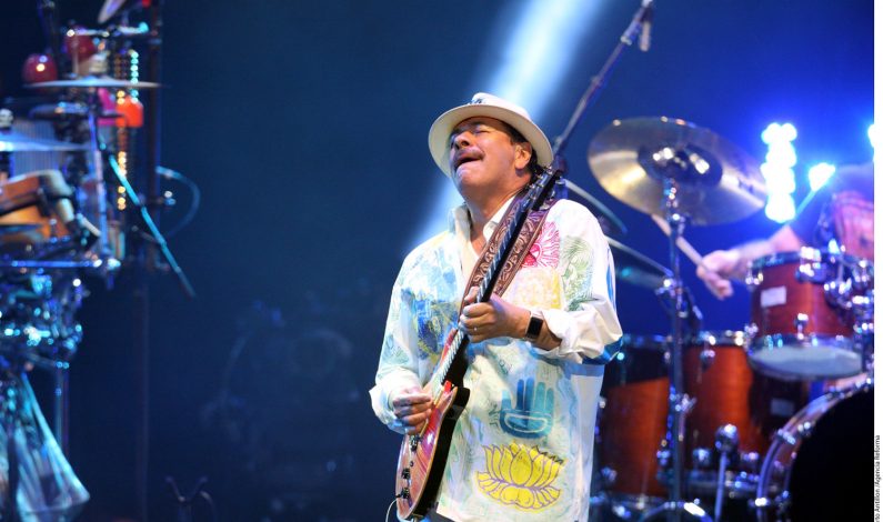 Santana: En casa soy solo Carlos, el mexicano