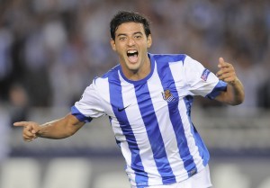 El ariete azteca Carlos Vela se exhibe con triplete en victoria de la Real. Foto: AP