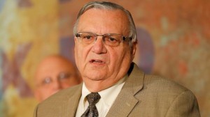 El sheriff Joe Arpaio dio seguimiento a la llamada "ley anticoyote". Foto: AP