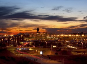 El aeropuerto Sky Harbor brinda una variedad de servicios e instalaciones diseñadas para una visita placentera. Foto: Cortesía visitphoenix.com