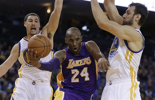 Lakers derrotan a Hawks gracias a Bryant