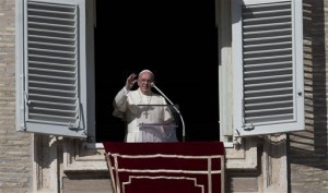 El Papa recordó que las tareas pastorales, como “curar a los de corazón quebrantado y consolar a los afligidos”, no son fáciles ni exteriores, sino que implican capacidad de compasión. Foto: AP