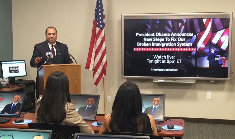 Celebran en Arizona anuncio de Obama