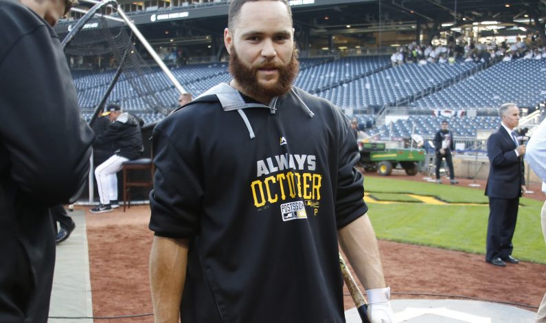 Russell Martin ya es Azulejo tras firmar contrato por $82 mdd