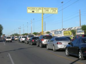 El tiempo de espera en las garitas de Nogales, así como en otros puertos de entrada es de poco más de dos horas. Foto: Notimex