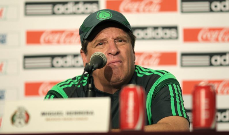 Con formación de 5-2-3, Miguel Herrera busca que Tri sea más ofensivo