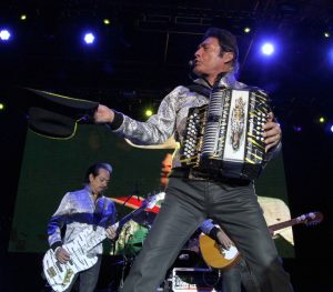 El concierto registró un lleno con unas 17 mil personas que presenciaron a los más grandes exponentes de la música norteña y a uno de los más exitosos grupos de rock en español. Foto: Notimex