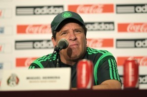 El entrenador declinó dar detalles sobre el monto del contrato. Foto: AP