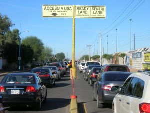 Todos los miembros de la familia que viajan y necesitan un permiso deben estar presentes durante el proceso de solicitud I-94. Foto: Notimex