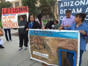  En diciembre de 2014 Arizona fue obligada a emitir licencias de conducir a los dreamers. Foto: AP