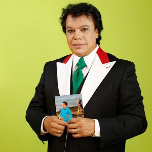 Juan Gabriel promueve su disco Los Duo, con la frase "Ya lo tengo ¿y usted?"