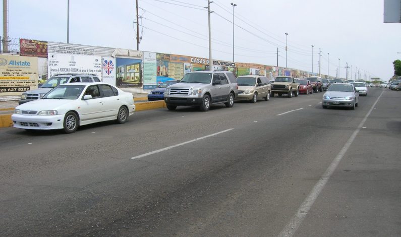 Reportan aumento en tiempos de espera aduanas Sonora-Arizona