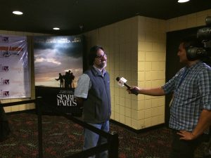 El profesor Fredi Lajvardi concedió entrevistas a la prensa. Foto: Mixed Voces