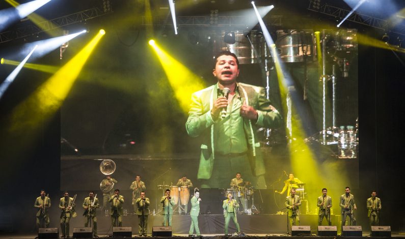 La Arrolladora hace sonar la banda en Cumbre Tajín