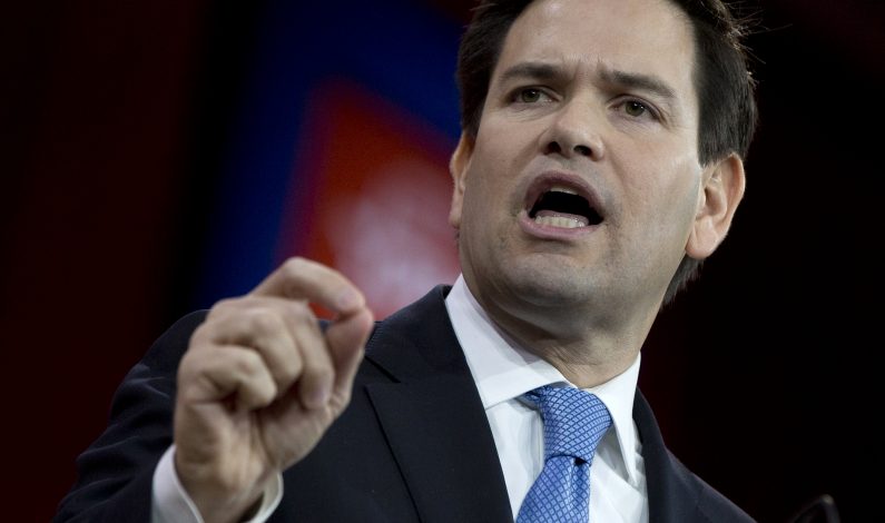 Activistas protestan contra “posturas antimigrantes” de Marco Rubio