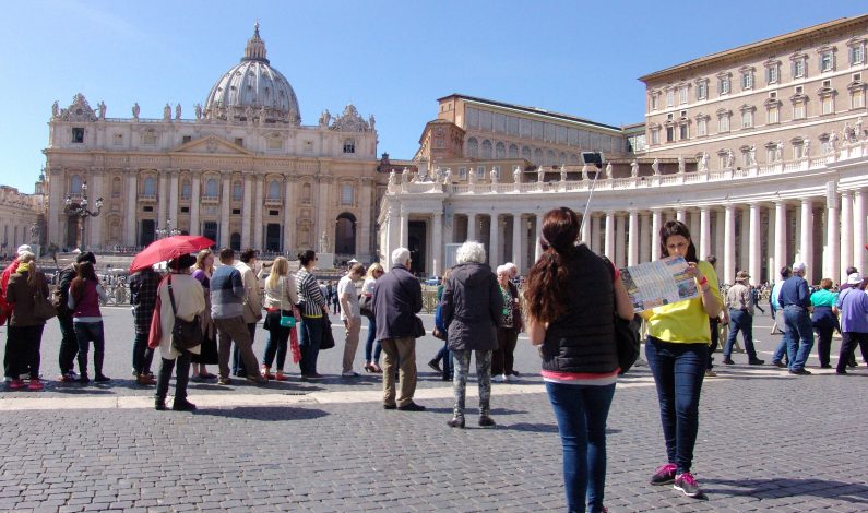 Turismo y religión se funden en la Semana Santa del Vaticano