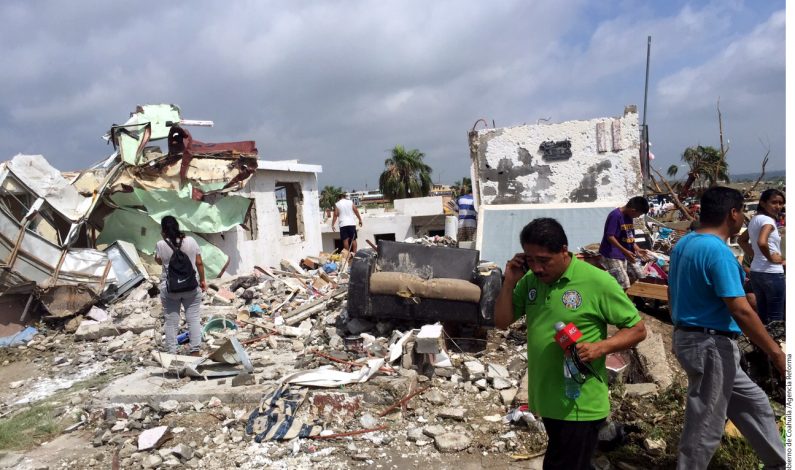 Se reúne Peña Nieto con afectados por tornado