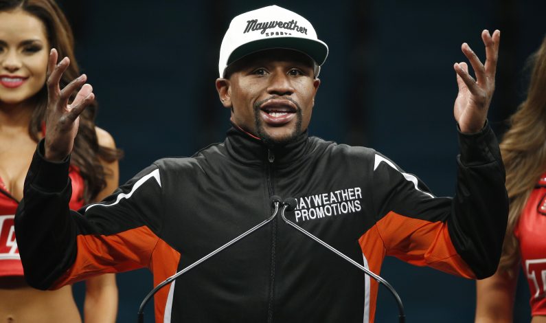 Floyd Mayweather renunciaría a sus títulos mundiales este lunes