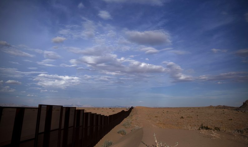 Patrulla Fronteriza rescata a dos indocumentados en desierto de Yuma