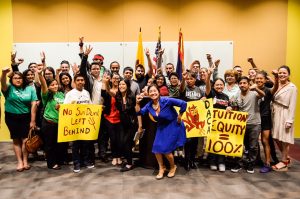 El propósito de la visita es promover lazos de entendimiento, cooperación y solidaridad con la juventud dreamer. Foto: Lupita Samayoa