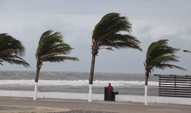 Alertan por lluvias muy fuertes y posibles tornados