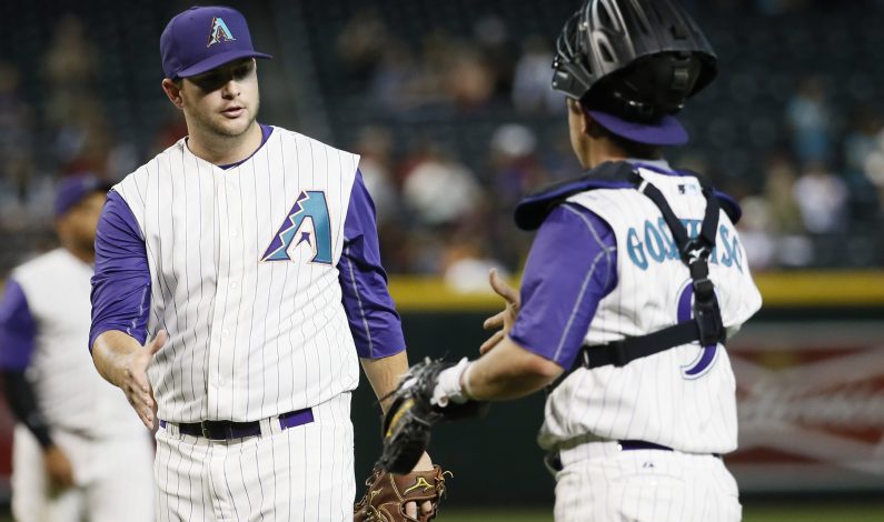 En gran noche de Gosewich, D-backs aplastan a Padres