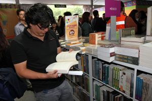 El evento conmemora de manera posfechada el Día Internacional del Libro y del Derecho de Autor, que se celebra el 23 de abril. Foto: Notimex