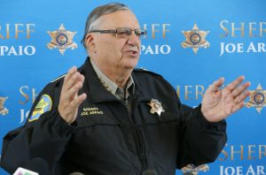 Esta no es la primera ocasión que Arpaio busca retirar a un juez de un caso de encasillamiento. Foto: AP