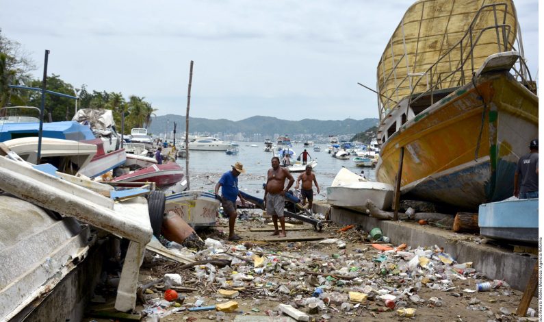 Autoridades mexicanas vigilan huracán Carlos