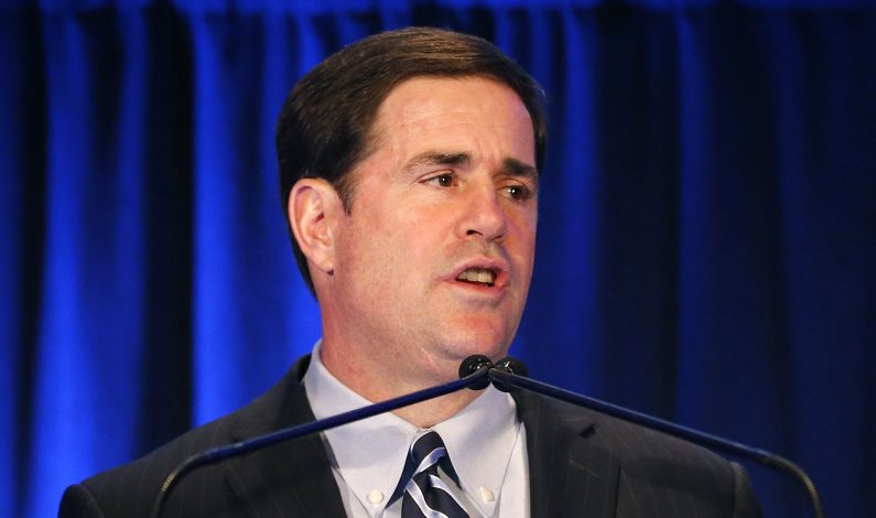 Ducey proclama abril como el mes de prevención del abuso infantil