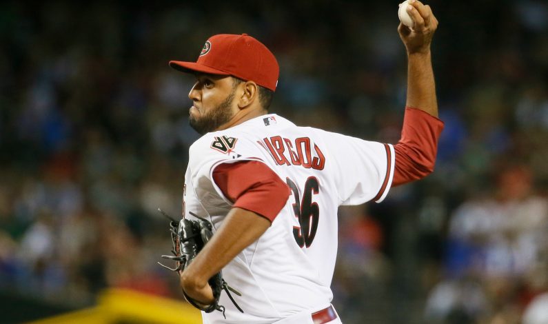 D-backs activaron al panameño Enrique Burgos