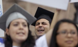 De haber tenido éxito la iniciativa hubiera duplicado el costo de las colegiaturas para muchos alumnos. Foto: AP