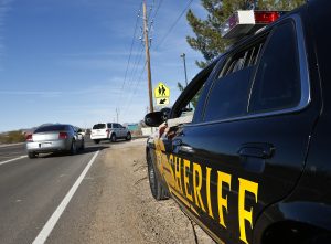 El año pasado se determinó que el sheriff Arpaio siguió realizando redadas antiinmigrantes a pesar de que una orden judicial que se lo prohibía. Foto: AP