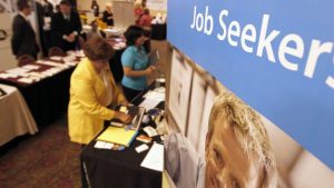 La salud del mercado laboral continúa siendo favorable a pesar del alza. Foto: AP