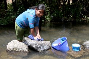 Oxfam México advirtió que la profunda desigualdad afecta el propio crecimiento económico del País. Foto: Notimex