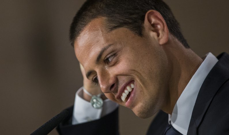 Con futuro incierto “Chicharito” festeja cumpleaños 27