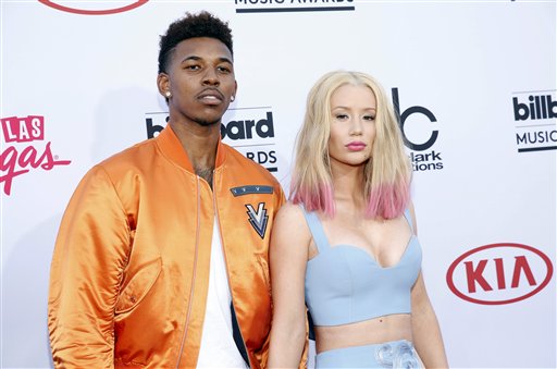 Iggy Azalea se compromete con jugador de la NBA