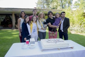 Scarlet Dergal, Jocelin Zuckerman, Ceci Flores, Boris Duflos, Nora Salinas, Aldo Guerra, Scarlet y José Eduardo Derbez (de izquierda a derecha). Foto: Cortesía de Televisa