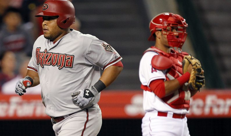 Diamondbacks aplastan 7-3 a Angelinos