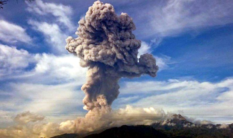 Activan protocolos preventivos por volcán de Colima