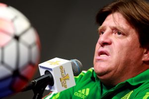 En conferencia de prensa el técnico de la selección mexicana, Miguel Herrera, comentó que el nivel de exigencia que tendrá México ante Guatemala será muy diferente al que enfrentaron con Cuba. Foto: Notimex