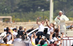 Francisco recordó esta tarde a su madre al referirse al amor de ella por sus hijos. Foto: AP