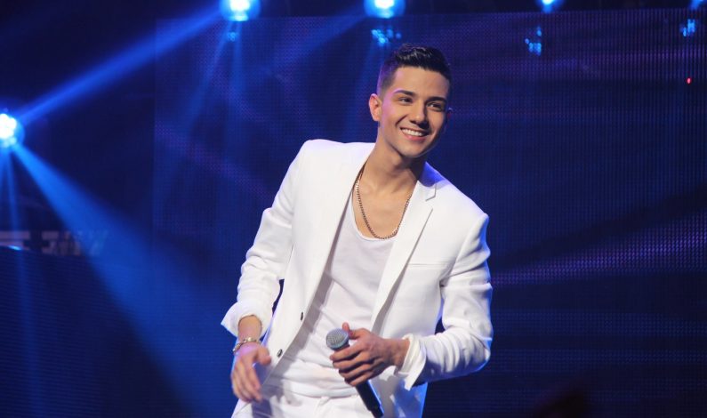 Luis Coronel triunfa en los Premios Juventud